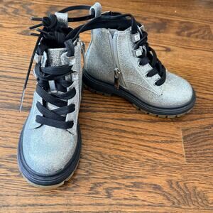 New Nina Kids Girl’s Silver Glitter Lace Up Colette Combat Boot - Size 9